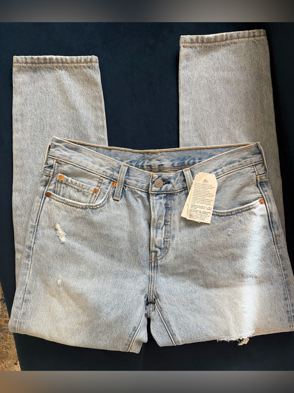 NWT Levi’s women’s 501 taper jeans size 28
